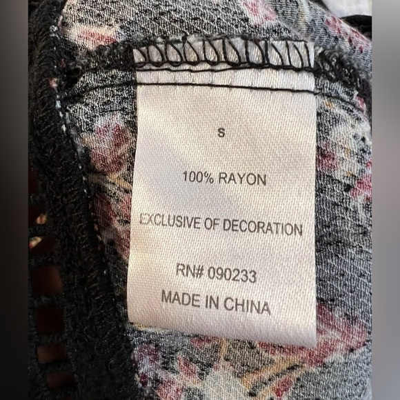 Kendall + Kylie Multi Floral Long Sleeve Romper Black Boho Bohemian Hippie Sz S - Picture 7 of 11